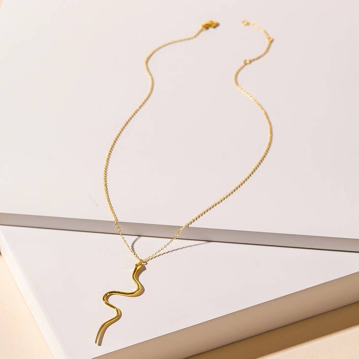 Snake Pendant Short Necklace