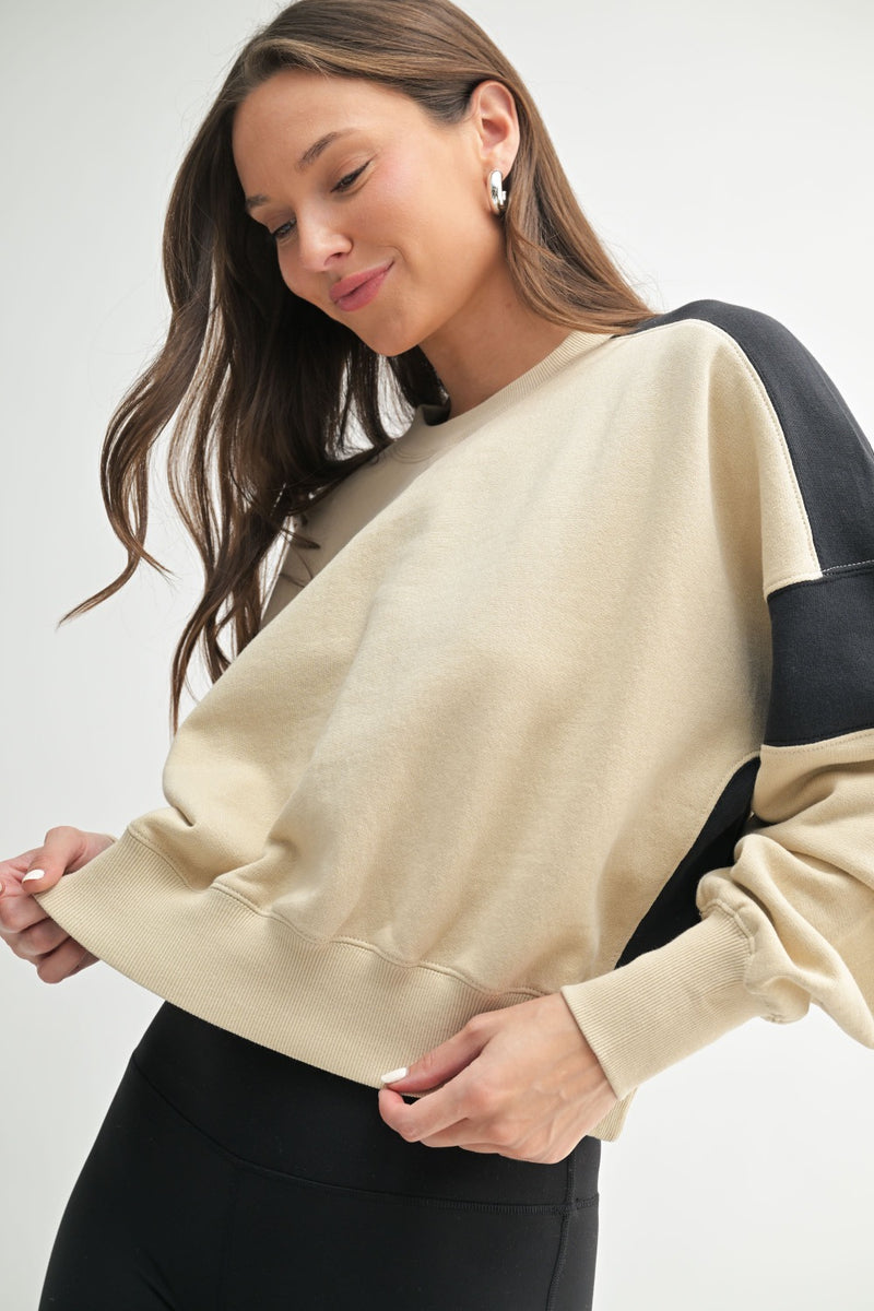 Contrast Edge Cropped Sweatshirt